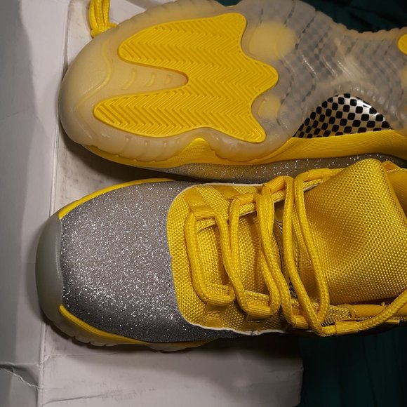 Nike Air Jordan 11 Retro Yellow Metallic Silver Br - Picture 7 of 9